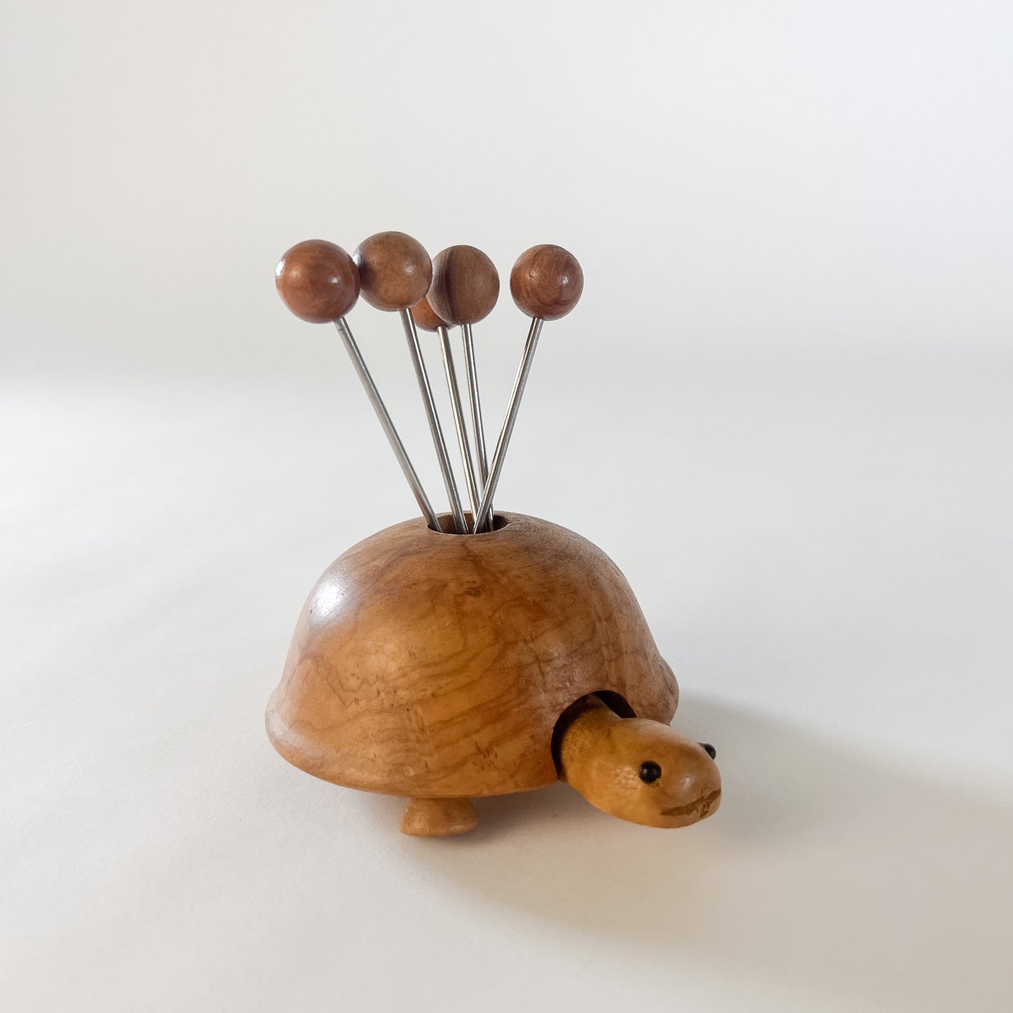 wood turtle pick holder