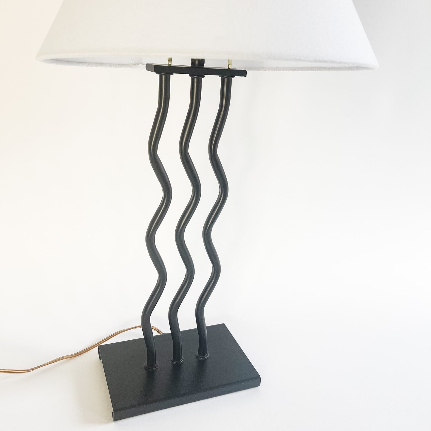 Memphis Style squiggle lamp