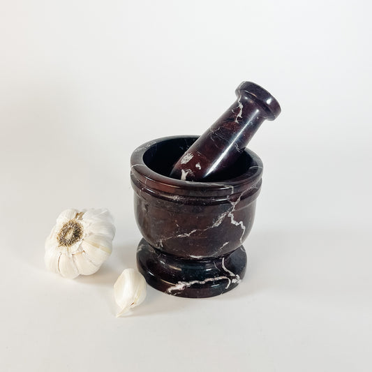 marble pestle + mortar